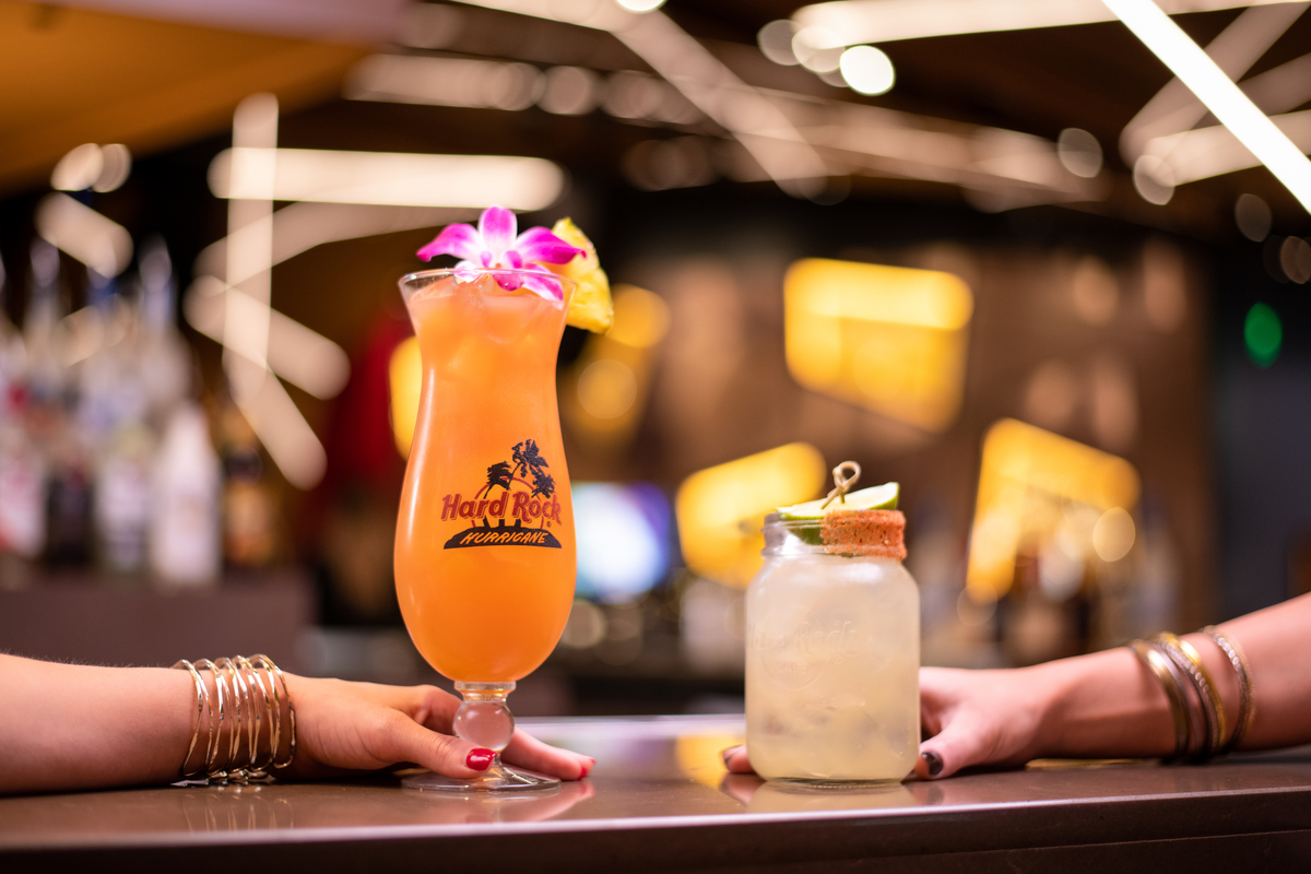 Turibus + Hard Rock Cafe