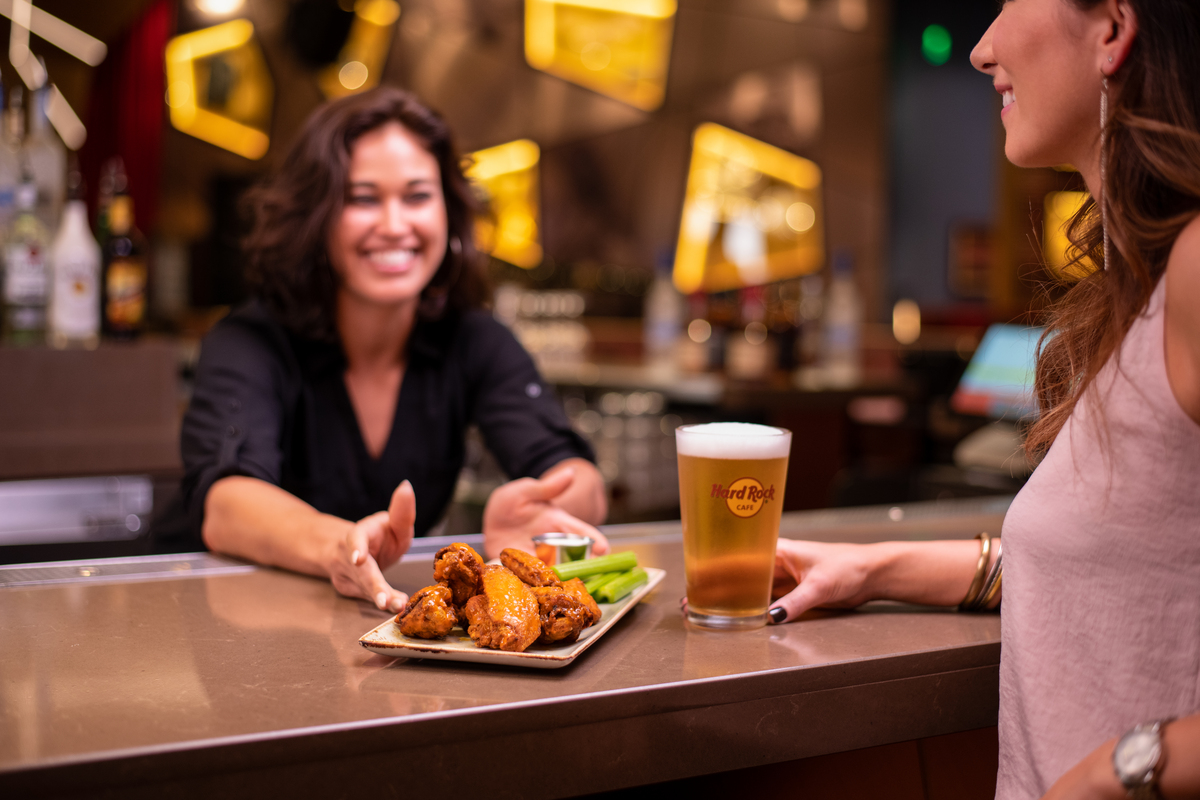 Turibus + Hard Rock Cafe